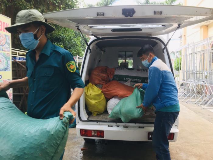 Quỹ trao các nhu yếu phẩm cho 5 phường Tân Hưng Thuận, Đông Hưng Thuận, Trung Chánh, An Phú Đông và Thạnh Xuân ở Quận 12 (20/07/2021)